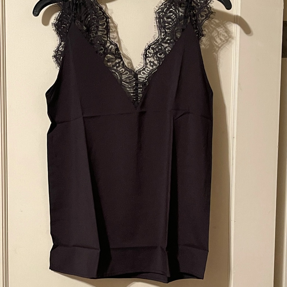 Black tank with lace trim and open back - Picture 3 of 4